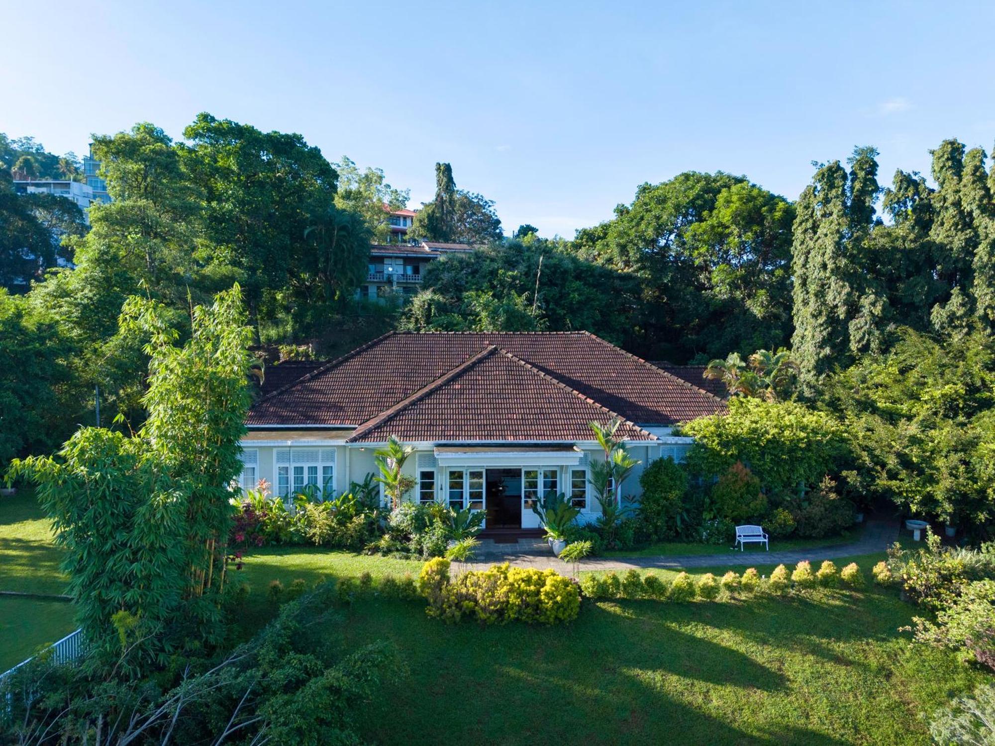 Castle Hill Bungalow Канді Екстер'єр фото
